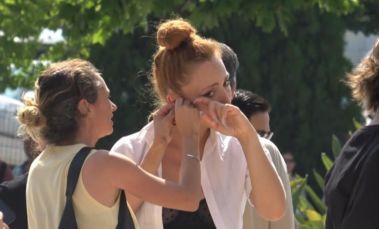 YKSden dikkat çeken manzaralar: Son anda yetişenler, gözyaşlarına boğulanlar En yaşlı aday 8. kez üniversite sınavına girdi