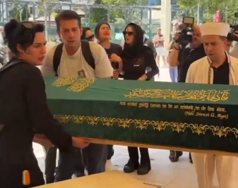Nihal Candan son yolculuğuna uğurlandı... Annesinin feryatları yürekleri dağladı: Hani sen hakim, savcı olacaktın