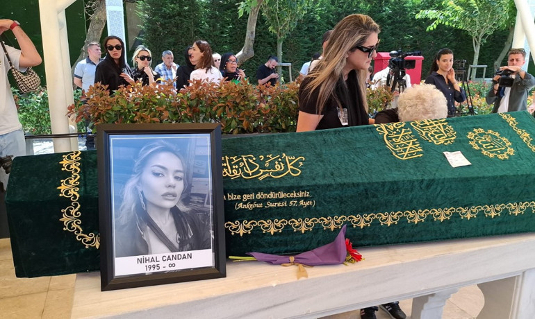 Nihal Candan son yolculuğuna uğurlandı... Annesinin feryatları yürekleri dağladı: Hani sen hakim, savcı olacaktın