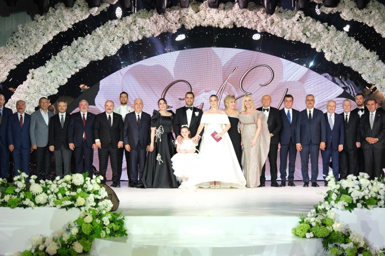 Sinan Engin’in kızı Elif Engin, Ahmet Ahlatcı’nın oğlu Ahmet Emin Ahlatcı ile evlendi