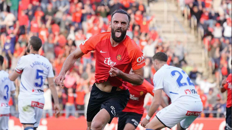 Beşiktaş, Fenerbahçeli eski golcü Vedat Muriqiyi transfer ediyor Sürpriz gerçek ortaya çıktı