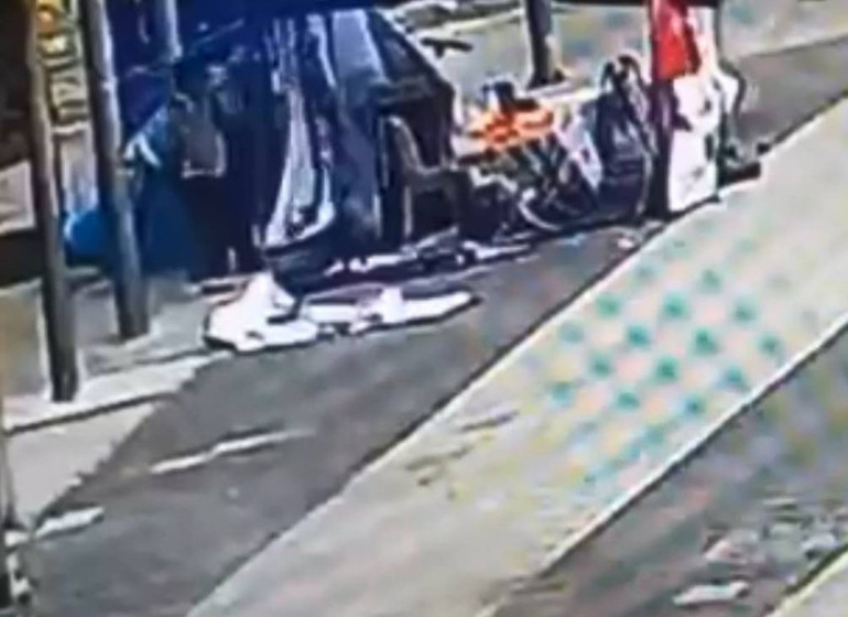 AK Parti standına saldıran kişi tutuklandı... Neden yaptığını böyle anlattı