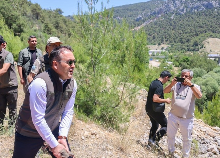 Can alan kabusla mücadele ediyorlar 800 tanesi doğaya salındı