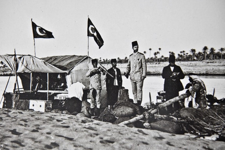 Sultan II. Abdülhamidin çektirdiği belge niteliğindeki fotoğraflar yer alıyor 130 yıl öncesinin Suriyesini anlatan kitap yayımlandı