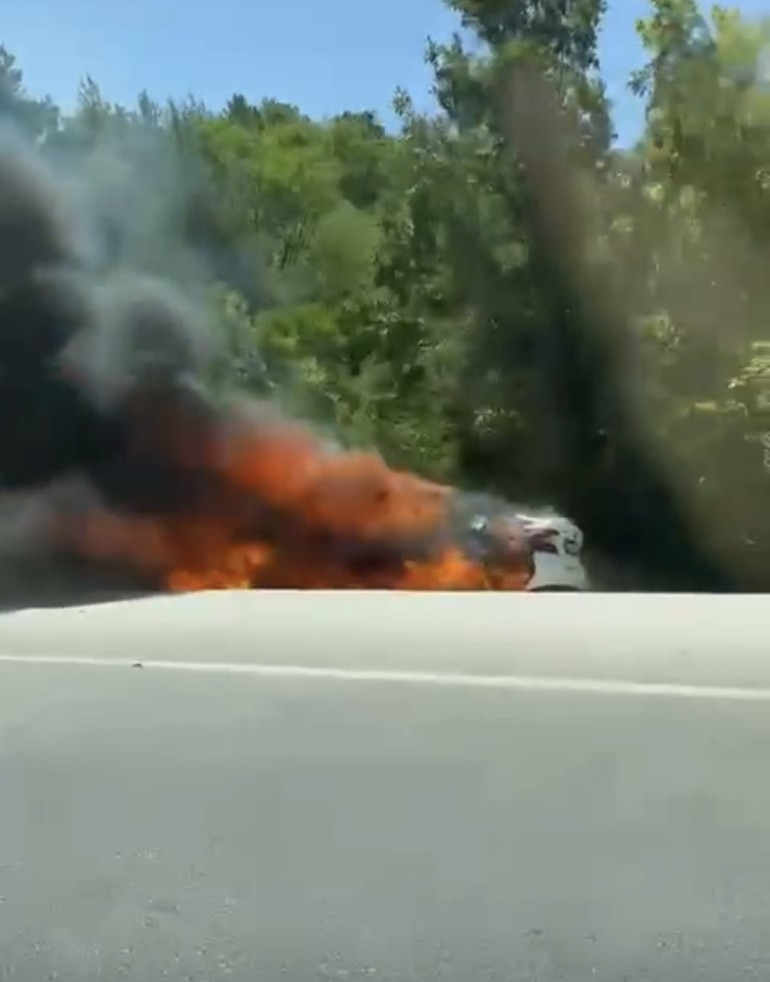 Korkunç kaza: Baba yanarak öldü; anne ile oğlu yaralandı