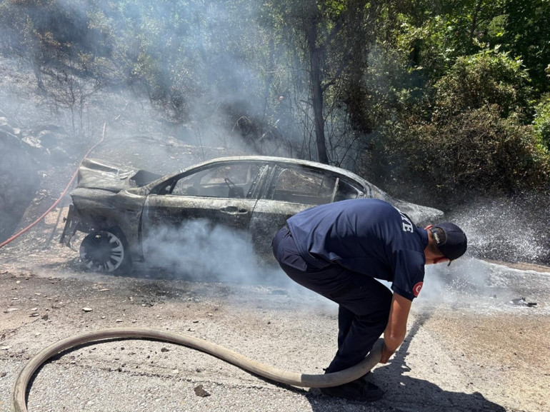 Korkunç kaza: Baba yanarak öldü; anne ile oğlu yaralandı