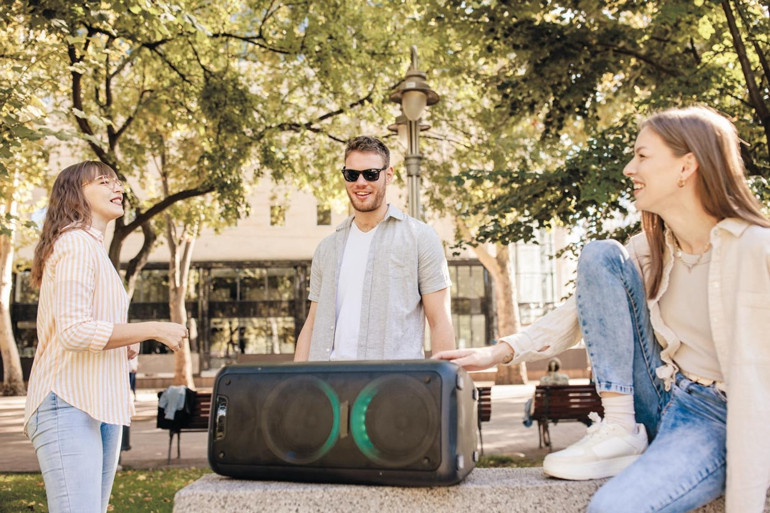 İstanbul’da ulaşım ve açık alanlarda… Yüksek sesli müziğe son