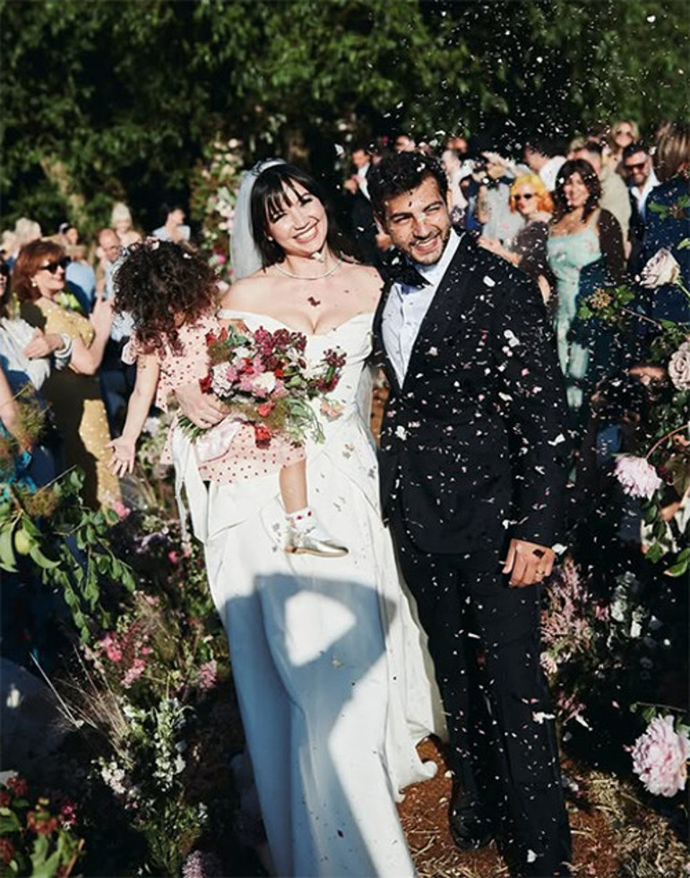 Önce nikah, bir hafta sonra düğün... Ünlü model muradına erdi