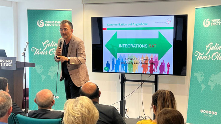 Fatih Çevikkollu Köln’ü yine güldürdü