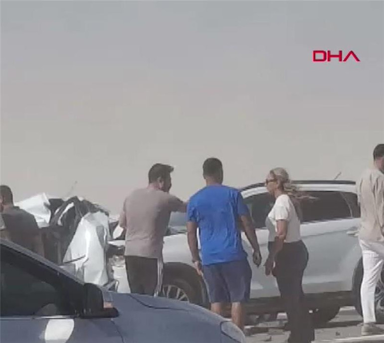Kum faciası 8 araç birbirine girdi, çok sayıda yaralı var