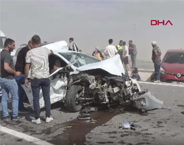 Kum faciası 8 araç birbirine girdi, çok sayıda yaralı var
