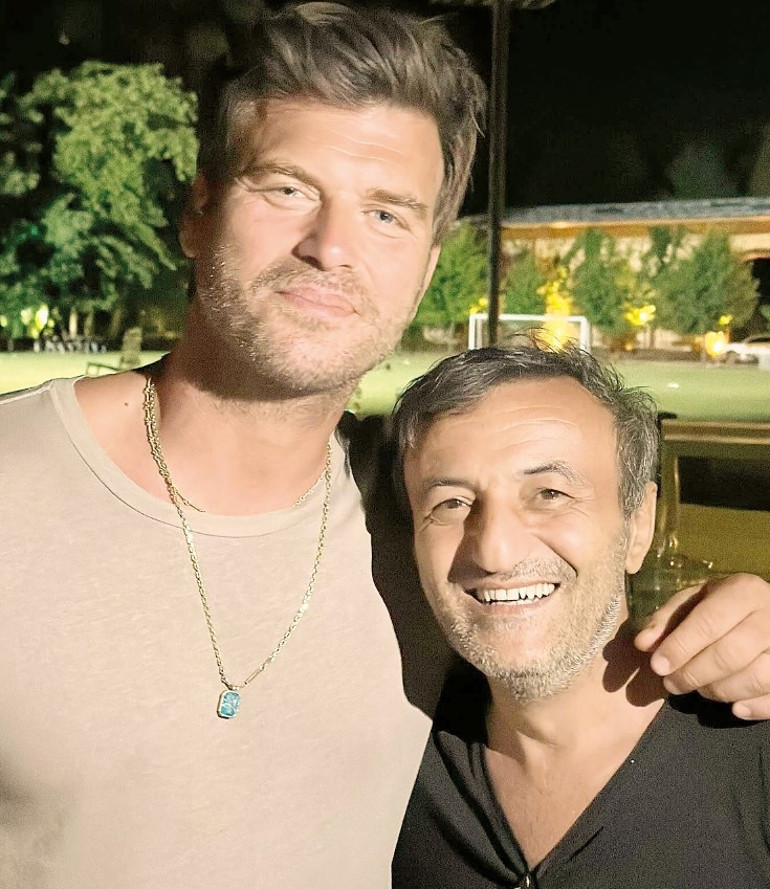 Köyceğiz’de halı saha açtı