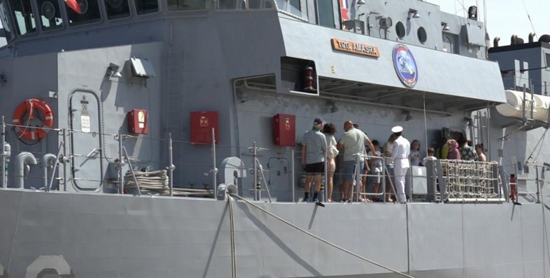 TCG Amasra gemisi vatandaşların ziyaretine açıldı