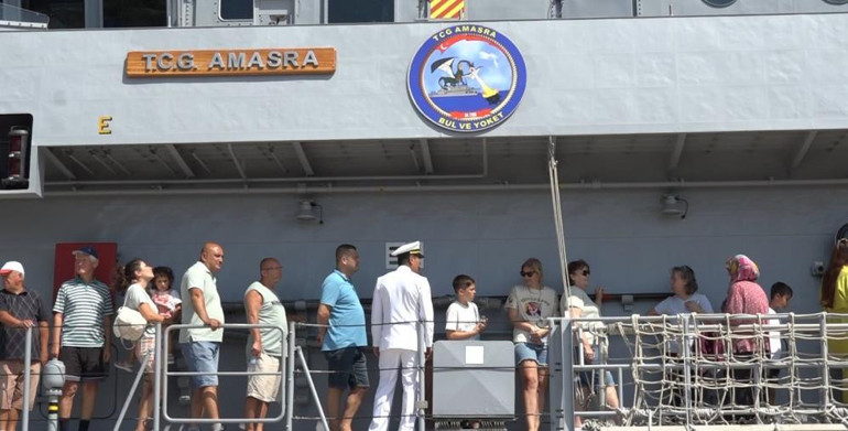 TCG Amasra gemisi vatandaşların ziyaretine açıldı