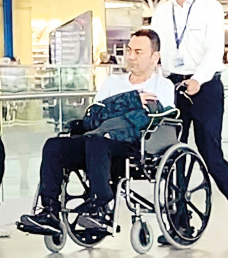 Serdar Ortaç üzdü... Yeniden tekerlekli sandalyede