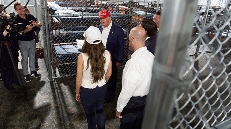 Trumpın yeni Alcatrazı: Bizzat kendisi denetledi... Timsahlarla ve piton yılanlarıyla çevrili