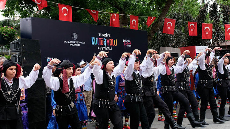 Bakan Mehmet Nuri Ersoy duyurdu... Kültür Yolu Festivali üçüncü kez Trabzon’da