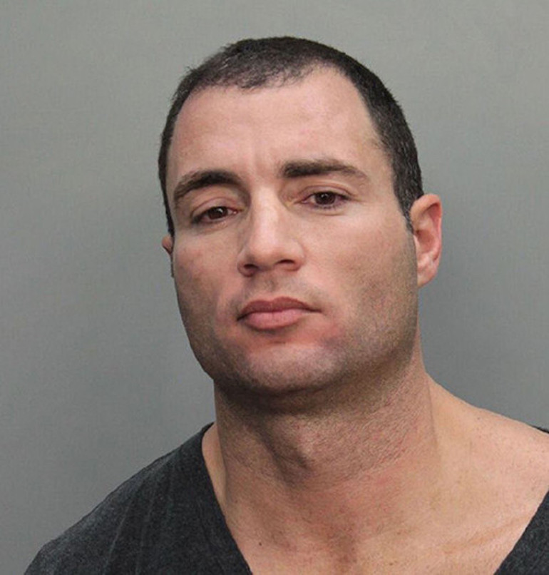 18 yaşında evlendi, bir yıl sonra anne oldu... Hayat yolunda hızlı büyüdü... Şimdi ona aşk dayanmıyor