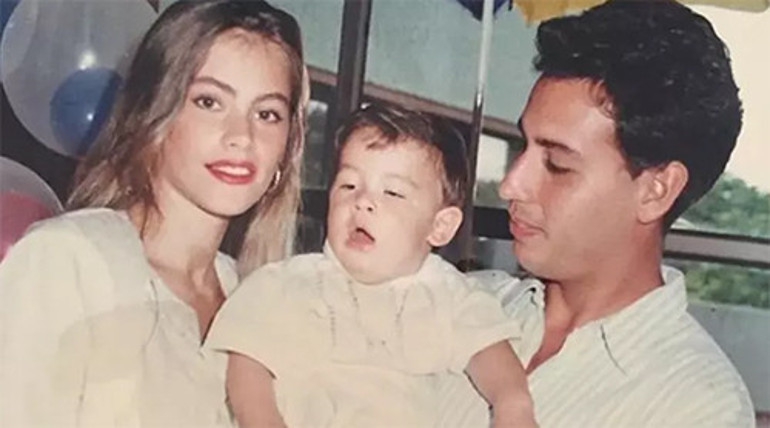 18 yaşında evlendi, bir yıl sonra anne oldu... Hayat yolunda hızlı büyüdü... Şimdi ona aşk dayanmıyor