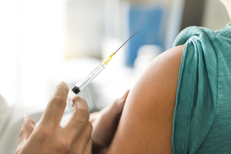 HPV aşısında yeni dönem Yıl sonunda aşı programında ama kafalar hâlâ karışık… Yan etki kaygısı sürüyor İşte 13 soruda tüm merak edilenler