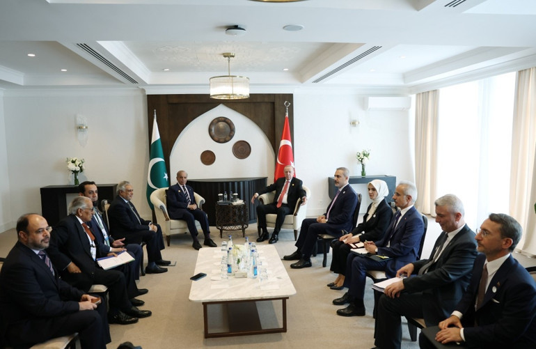 Cumhurbaşkanı Erdoğandan Azerbaycan’da diplomasi trafiği
