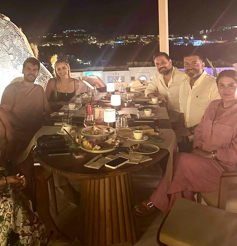 Damla Can’a doğum günü sürprizi