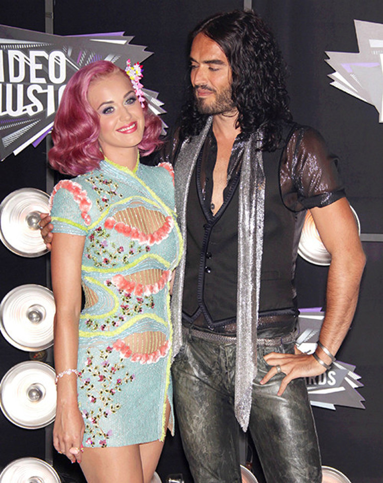 Ünlü çift nişanı bozmuştu... Yol yakınken dönmeleri iyi oldu... İkinci kez boşanmaya dayanamazdı