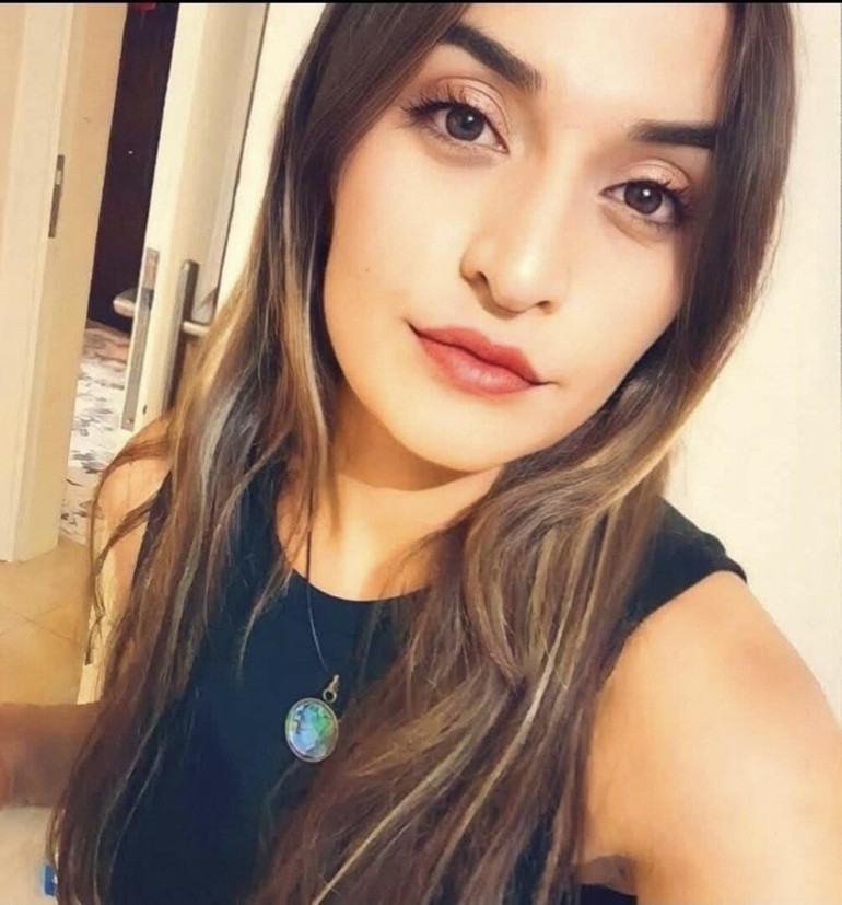 Acı olay Aylar önce babasını kaybeden Ebru evinde ölü bulundu
