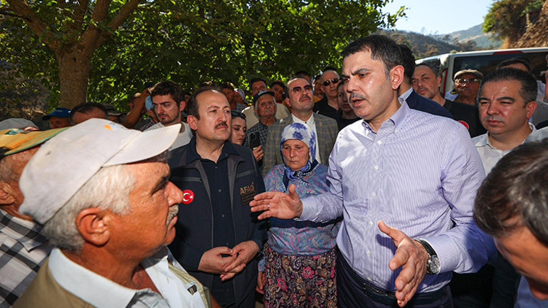 Bakan Kurum söz verdi Yanan evlerin yenileri 1 yıl içinde teslim edilecek