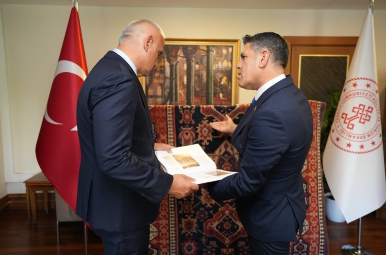 Bakan Ersoy duyurdu 30 yıl sonra İtalya vatandaşı gönüllü olarak Türkiyeye iade etti: Tam 5 asırlık