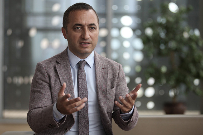 Ring sistemi ve ücretsiz aktarma uygulamasına dolu tarafından bakmak