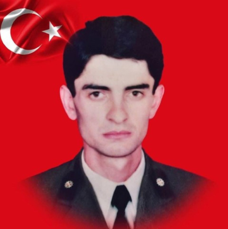 Oğlu 1992de şehit olmuştu... Hayatını kaybeden annenin vasiyeti askerler tarafından yerine getirildi