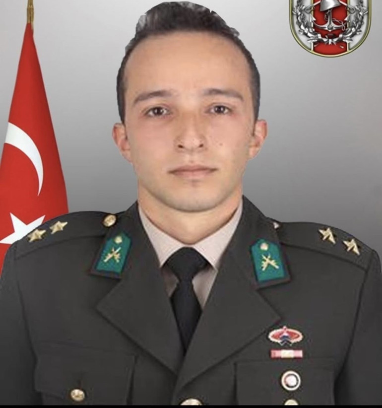Şehit üsteğmenin ortaya çıkan görüntüsü gündem oldu... Tek kelimelik cevabı yürekleri yaktı | Şehit er mağaraya girerken böyle seslenmiş
