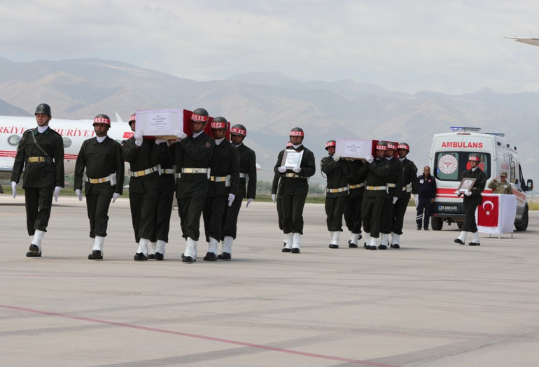 Son dakika MSBden acı haber... Mağarada metan gazı nedeniyle şehit olan asker sayısı 12ye yükseldi