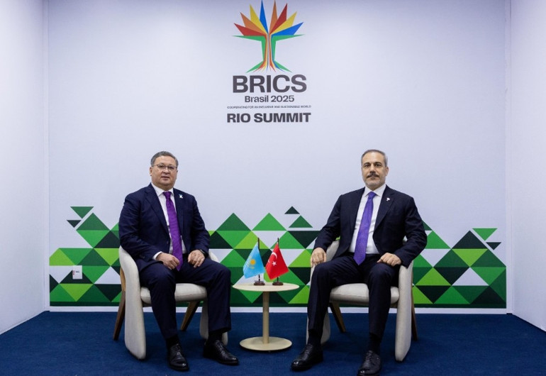 Dışişleri Bakanı Fidandan peş peşe temaslar