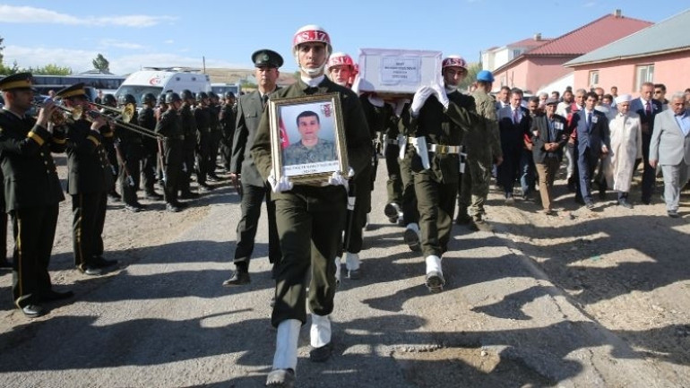 Son dakika MSBden acı haber... Mağarada metan gazı nedeniyle şehit olan asker sayısı 12ye yükseldi