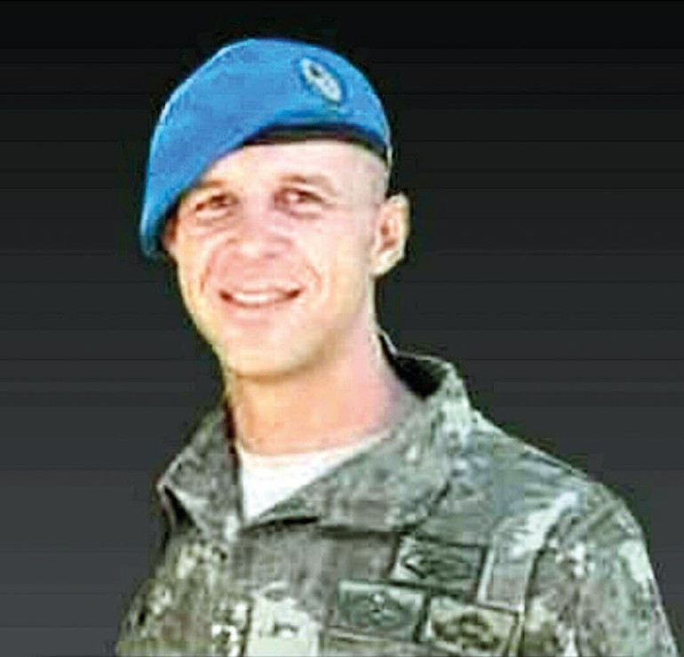 Şehitler için Hakkâri’de tören yapıldı... Yüreğimiz 12 parça