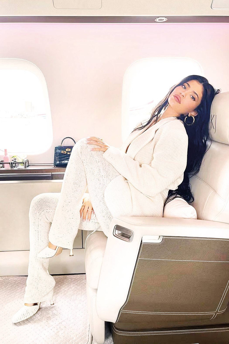 Çevreciler tepkili... Kylie Jenner her yere jetiyle gidiyor