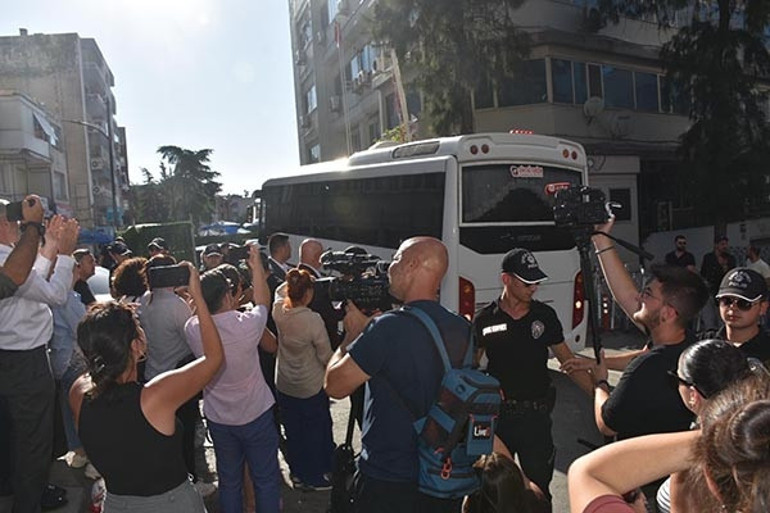 İzmirdeki yolsuzluk soruşturmasında yeni detaylar: Sosyal alanları kaldırıp villa yaptılar iddiası