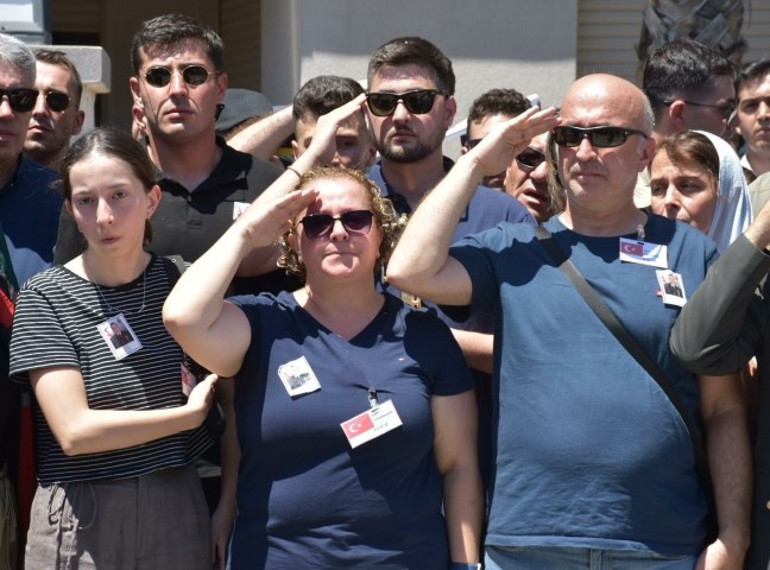 Pençe Kilit Bölgesinde şehit olan askerlerimiz için memleketlerinde tören | Yürekleri dağlayan anlar: Tabuta sarılıp gözyaşlarına boğuldular
