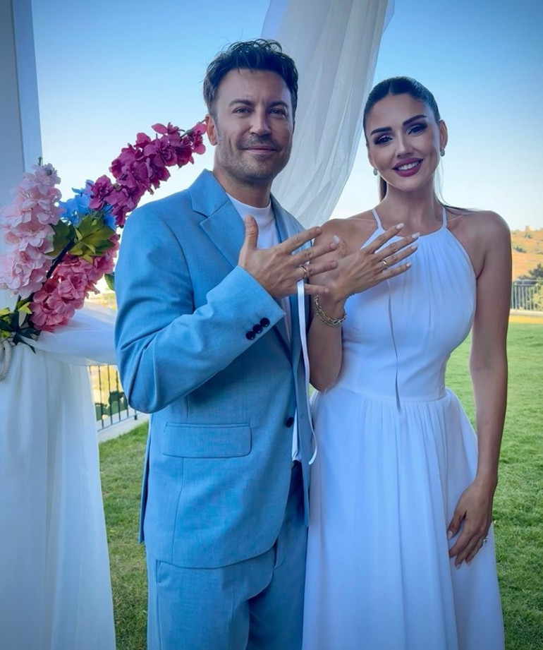 Ünlü oyuncu Tolga Güleç ve sunucu Öykü Cengiz nişanlandı
