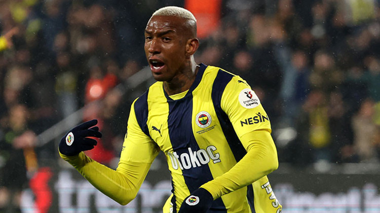 Corinthians, Fenerbahçeli Taliscayı transfer etmek istiyor Tarih verdiler