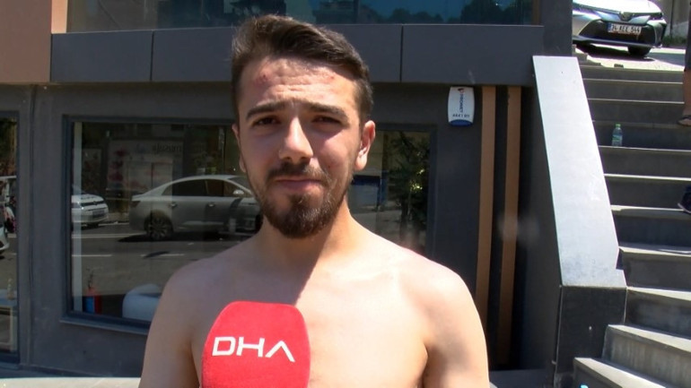 Motosiklet sürücüsünün ayağının koptuğu kaza kamerada... Ara sokaktan gelen kamyonet felakete neden oldu