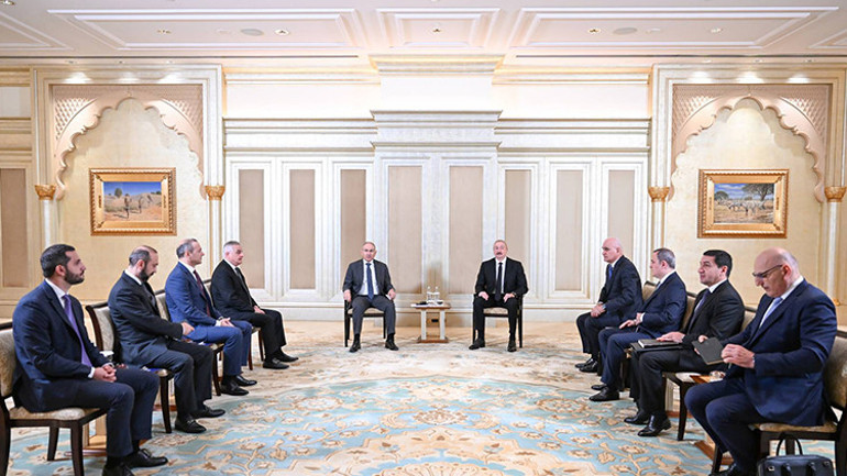 Aliyev ve Paşinyan Abu Dabide bir araya geldi