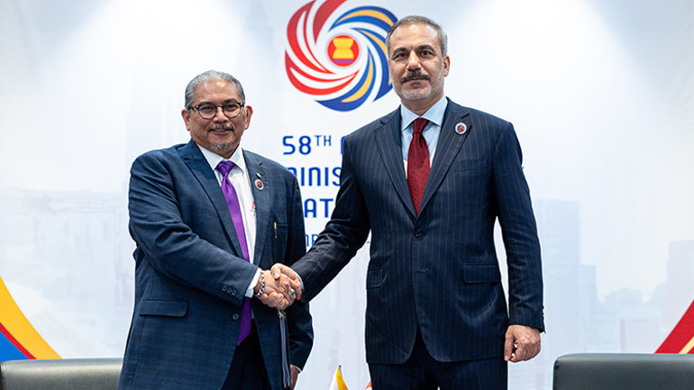 Dışişleri Bakanı Hakan Fidandan peş peşe diplomatik temaslar: ASEANda iş birliği mesajı