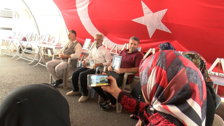 Son dakika... Terörsüz Türkiyede tarihi gün PKK silahları kazanda yaktı... İşte ilk görüntüler