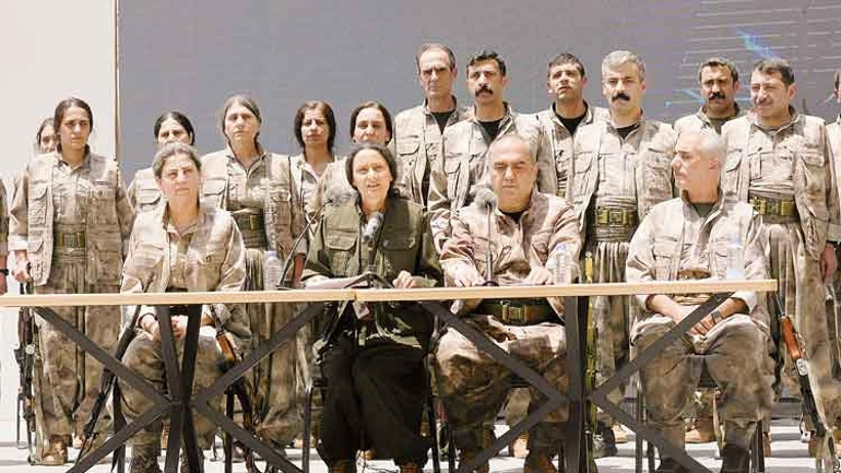 Hürriyet Kuzey Irak’ta: 47 yıllık terör biterken tarihi anlar... PKK silahlarını böyle yaktı