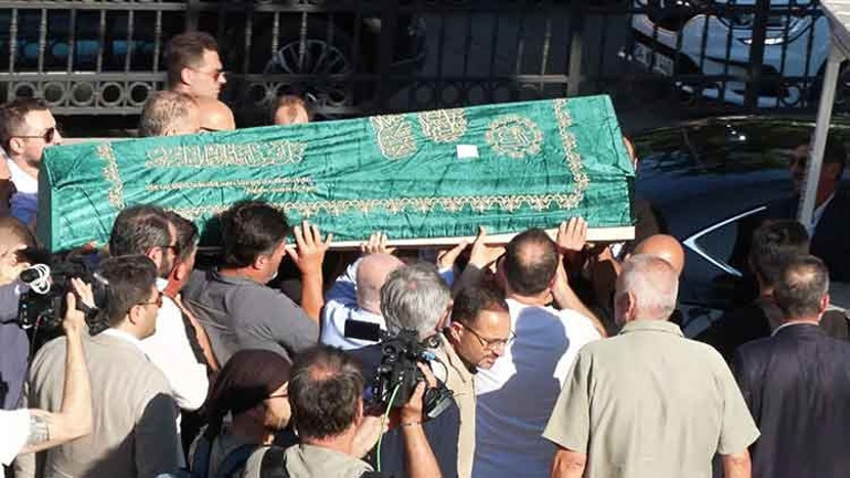 Yiğit Bulut son yolculuğuna uğurlandı