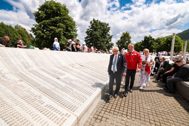 Srebrenitsa’ya Vicdan Yürüyüşü