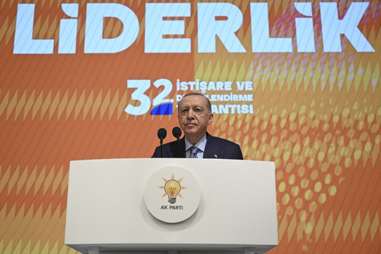 Cumhurbaşkanı Erdoğan’dan Özgür Özel’e tepki: Ümmetin birliğini savunmak suç mu
